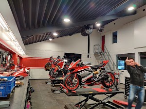 Schildersbedrijf Bergeijk, Hvl Spuitwerken plaats foto